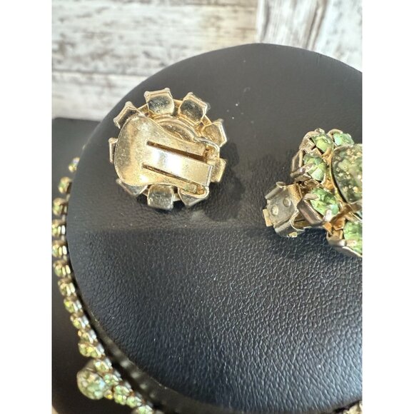 Vintage Gold Tone Green Glass Rhinestone Necklace Bracelet & Clip Earrings - Picture 10 of 12
